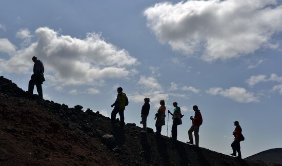 Работа вулканологов в районе БТТИ на Камчатке