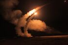 Ночной пуск ракет зенитными ракетными системами С-400 "Триумф" на полигоне Ашулук в Астраханской области во время тактических учений войск воздушно-космической обороны (ВКО) РФ. Место: Россия, Астраханская область. Автор: Руслан Кривобок/РИА Новости. Тактические учения войск ВКО РФ с боевыми стрельбами