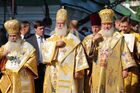 Патриарх Иерусалимский Феофил III, патриарх Александрийский и всея Африки Феодор II и Патриарх Московский и всея Руси Кирилл (слева направо) во время божественной литургии на Соборной площади Киево-Печерской Лавры в Киеве. Место: Украина, Киев. Автор: Сергей Пятаков. Божественная литургия на Соборной площади Киево-Печерской Лавры