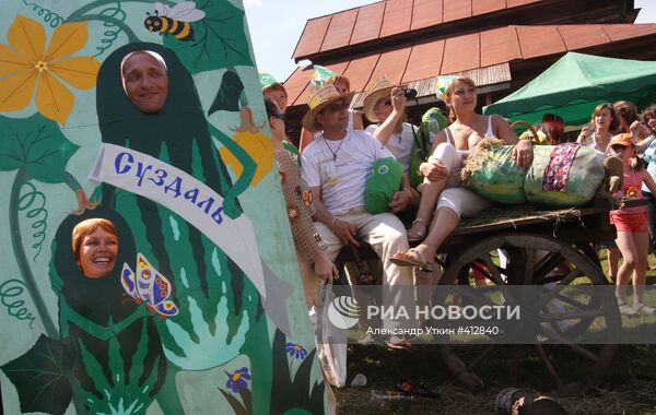 Праздник Огурца в Суздале