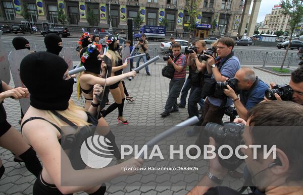 Активистки женского движения FEMEN