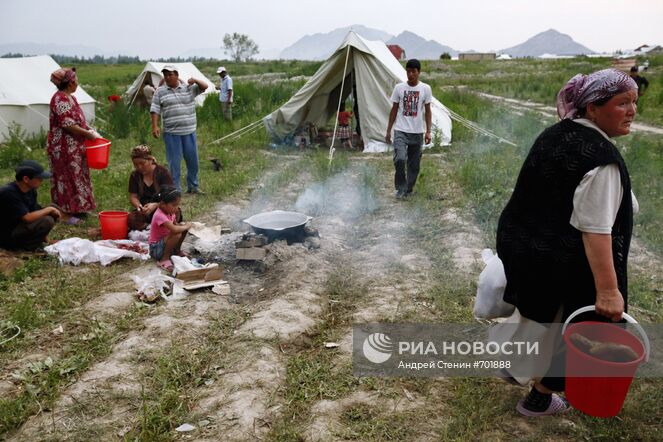 Лагерь киргизских беженцев
