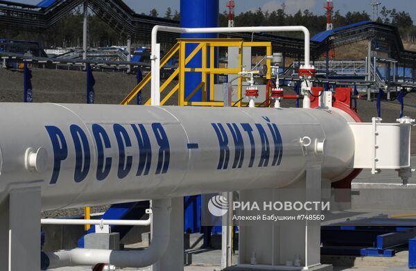 Открытие участка нефтепровода из России до границы с Китаем
