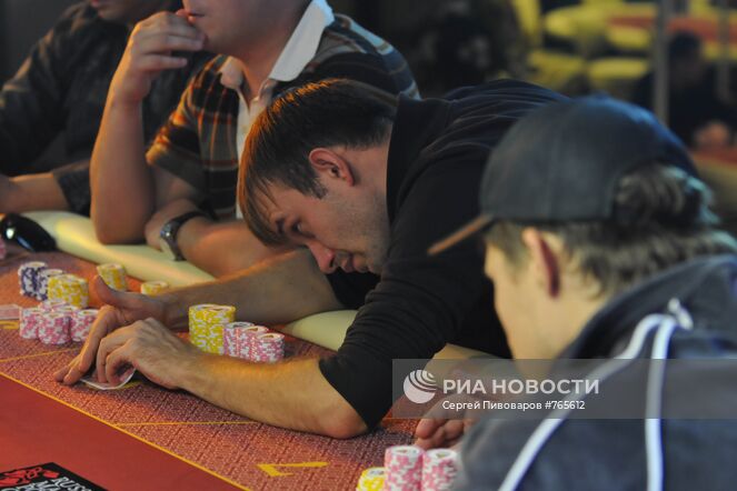 Участники Первого Российского турнира по покеру