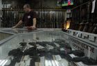 Работа магазина по продаже оружия