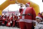 Ежегодный массовый забег Санта-Клаусов в Риге