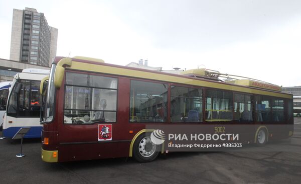 Низкопольный троллейбус модели "МТр3-5238"