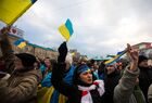 Участники митинга сторонников евроинтеграции в Харькове