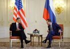 8 апреля 2010 года. Президент России Дмитрий Медведев и президент США Барак Обама (справа налево) во время встречи в резиденции президента Чехии Пражском Граде до церемонии подписания Договора о мерах по дальнейшему сокращению и ограничению стратегических наступательных вооружений. Место: Чехия, Прага. Автор: Дмитрий Астахов/РИА Новости. Переговоры Дмитрия Медведева и Барака Обамы