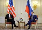 8 апреля 2010 года. Президент России Дмитрий Медведев и президент США Барак Обама (справа налево) во время встречи в резиденции президента Чехии Пражском Граде до церемонии подписания Договора о мерах по дальнейшему сокращению и ограничению стратегических наступательных вооружений. Место: Чехия, Прага. Автор: Дмитрий Астахов/РИА Новости. Переговоры Дмитрия Медведева и Барака Обамы
