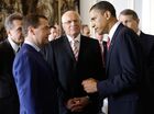 8 апреля 2010 года. Президент России Дмитрий Медведев и президент США Барак Обама (слева направо на первом плане) перед началом встречи в резиденции президента Чехии Пражском Граде до церемонии подписания Договора о мерах по дальнейшему сокращению и ограничению стратегических наступательных вооружений. В центре - президент Чехии Вацлав Клаус. Место: Чехия, Прага. Автор: Дмитрий Астахов/РИА Новости. Переговоры Дмитрия Медведева и Барака Обамы