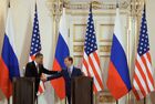 8 апреля 2010 года. Президент России Дмитрий Медведев и президент США Барак Обама (справа налево) во время совместной пресс-конференции после церемонии подписания Договора о мерах по дальнейшему сокращению и ограничению стратегических наступательных вооружений (СНВ). Церемония прошла в Испанском зале резиденции президента Чехии Пражском Граде. Место: Чехия, Прага. Автор: Дмитрий Астахов/РИА Новости. Совместная пресс-конференция Дмитрия Медведева и Барака Обамы