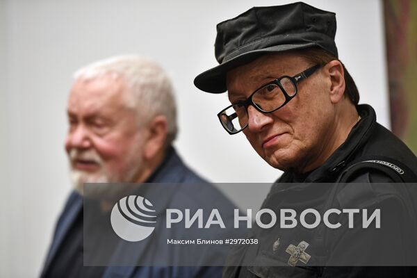 Открытие выставки Стаса Намина "Откровенно"
