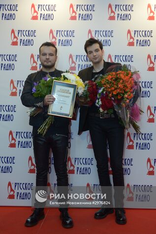 Участники группы "Тестостерон" (те100стерон) на XXI Церемонии вручения национальной музыкальной премии "Золотой Граммофон" в СК "Олимпийский" в Москве. Место: Россия, Москва. Автор: Евгения Новоженина/РИА Новости. XXI Церемония вручения национальной музыкальной Премии "Золотой Граммофон"