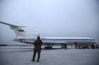 Самолет с телом посла РФ в Турции Андрея Карлова в аэропорту Анкары (Изображение является раздаточным материалом, предоставлено третьей стороной. Только редакционное использование. Запрет на архивирование, коммерческое использование, рекламную кампанию). Фото ANADOLU/РИА Новости. Место: Турция, Анкара. Прощание с российским послом А. Карловым в аэропорту Анкары