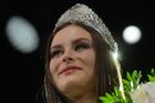 Победительница XIX Республиканского конкурса красоты "Мисс Татарстан-2017" Зульфия Шарафеева на церемонии награждения. Место: Россия, Республика Татарстан, Казань. Автор: Максим Богодвид/РИА Новости. Конкурс красоты "Мисс Татарстан" в Казани