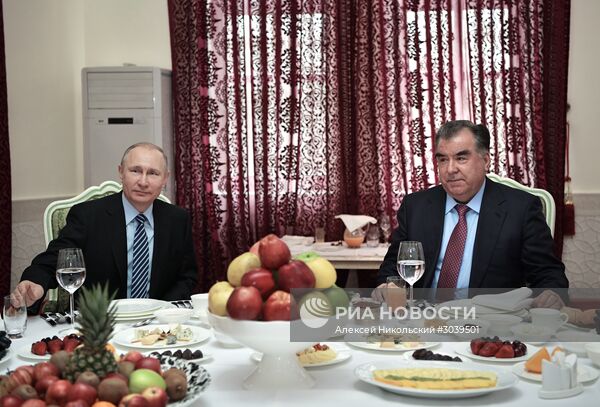 Официальный визит президента РФ В. Путина в Таджикистан. День второй