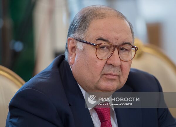Президент РФ В. Путин встретился с президентом Узбекистана Ш. Мирзиеевым