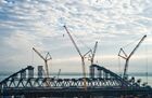 Строительство моста через Керченский пролив в Крыму. Сборка арочных пролетов для фарватерных опор моста. Место: Россия, Республика Крым. Автор: Сергей Мальгавко/РИА Новости. Строительство моста через Керченский пролив в Крыму