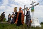 Участники траурных мероприятий в память о погибших пассажирах "Боинга" в селе Грабово Донецкой области. Место: Украина, Донецкая область. Автор: Игорь Маслов. Траурные мероприятия в память о погибших пассажирах "Боинга" в Донецкой области