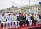 30 июля 2017. Президент РФ, верховный главнокомандующий Владимир Путин на Адмиралтейской набережной во время военно-морского парада по случаю Дня Военно-морского флота РФ в Санкт-Петербурге. Четвертый слева - министр обороны РФ Сергей Шойгу. Место: Россия, Санкт-Петербург. Автор: Алексей Никольский/РИА Новости. Президент РФ В. Путин принимает участие в торжествах по случаю Дня ВМФ РФ
