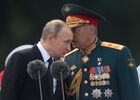 30 июля 2017. Президент РФ, верховный главнокомандующий Владимир Путин и министр обороны Сергей Шойгу (справа) на Главном военно-морском параде по случаю Дня Военно-морского флота РФ в Санкт-Петербурге. Место: Россия, Санкт-Петербург. Автор: Сергей Гунеев/РИА Новости. Президент РФ В. Путин принимает участие в торжествах по случаю Дня ВМФ РФ
