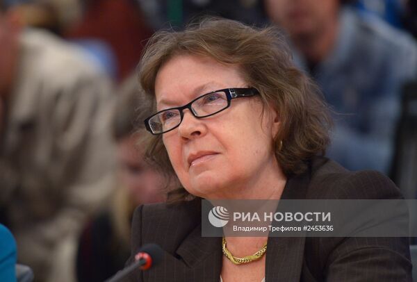 Круглый стол на тему: "Программы первоочередных действий правительств Донецкой и Луганской народных республик"