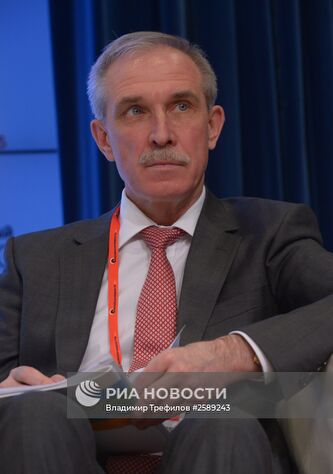 Губернатор Ульяновской области Сергей Морозов на ежегодном инфраструктурном конгрессе "Российская неделя государственно-частного партнерства". Место: Россия, Москва. Автор: Владимир Трефилов/РИА Новости. Конгресс "Российская неделя государственно-частного партнерства"
