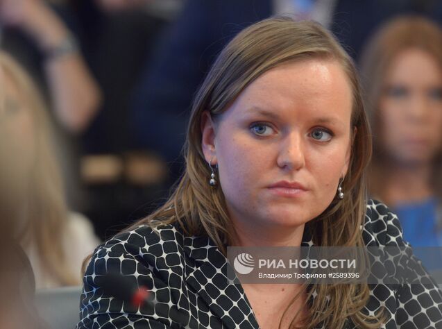 Руководитель направления продаж "Рынки долгового капитала и структурных инструментов" департамента первичного рынка "Московской Биржи" Анна Константинова на ежегодном инфраструктурном конгрессе "Российская неделя государственно-частного партнерства". Место: Россия, Москва. Автор: Владимир Трефилов/РИА Новости. Конгресс "Российская неделя государственно-частного партнерства"