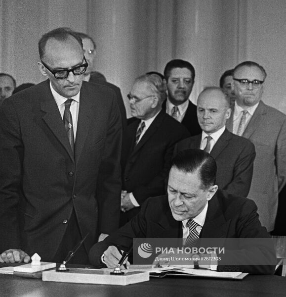 Московский договор о запрещении. Московский договор о запрещении ядерных испытаний 1963.