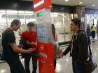Зарядная станция для мобильных гаджетов появилась в Московском метрополитене