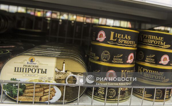 Роспотребнадзор ввел запрет на ввоз рыбных консервов из Латвии