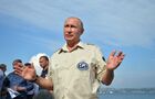 18 августа 2015. Президент России Владимир Путин общается с журналистами на Графской пристани Севастополя после своего участия в подводной экспедиции в рамках мероприятий, посвященных 170-летию Русского географического общества (РГО). Место: Россия, Крымский федеральный округ, Севастополь. Автор: Алексей Дружинин/РИА Новости. Рабочая поездка президента РФ В.Путина в Крым