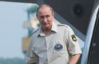 18 августа 2015. Президент России Владимир Путин после своего участия в подводной экспедиции в Севастополе. Президент РФ принял участие в экспедиции в рамках мероприятий, посвященных 170-летию Русского географического общества (РГО). Место: Россия, Крымский федеральный округ, Севастополь. Автор: Сергей Гунеев/РИА Новости. Рабочая поездка президента РФ В.Путина в Крым
