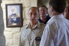 18 августа 2015. Президент России Владимир Путин во время осмотра первой музейной экспозиции в здании возрожденной Константиновской казематированной батареи в Севастополе. Место: Россия, Крымский федеральный округ, Севастополь. Автор: Алексей Никольский/РИА Новости. Рабочая поездка президента РФ В.Путина в Крым