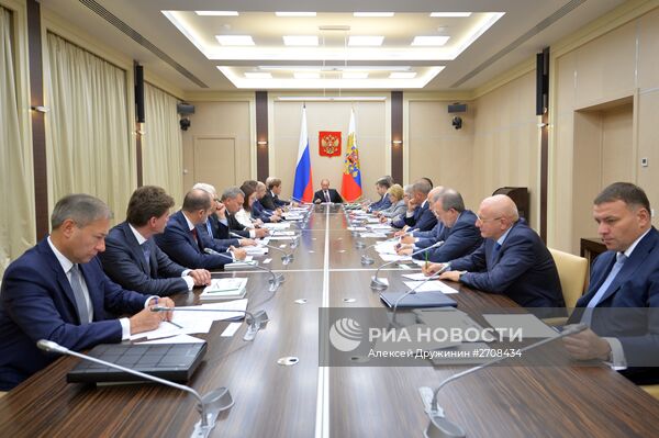 Президент РФ В.Путин провел совещание по развитию микроэлектроники