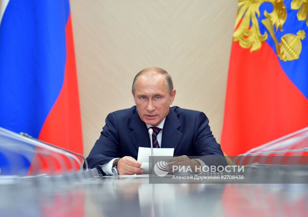Президент РФ В.Путин провел совещание по развитию микроэлектроники