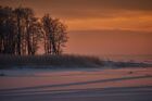 Зимний закат на берегу Финского залива