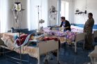 Дети в Республиканском медицинском центре в Степанакерте