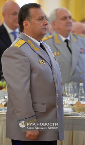 28 июня 2016. Директор Федеральной службы охраны (ФСО) Дмитрий Кочнев во время встречи президента РФ Владимира Путина с выпускниками высших военных учебных заведений в Кремле. Место: Россия, Москва. Автор: Алексей Дружинин/РИА Новости. Президент РФ В. Путин встретился с выпускниками высших военных учебных заведений