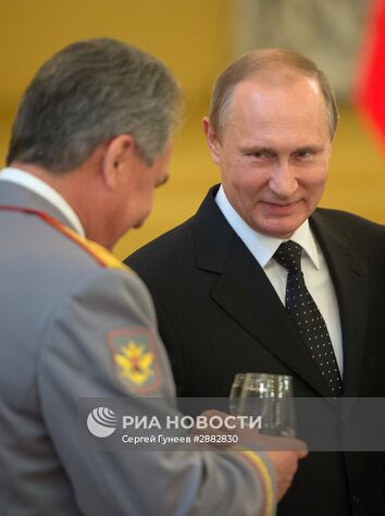28 июня 2016. Президент РФ Владимир Путин во время встречи с выпускниками высших военных учебных заведений в Кремле. Место: Россия, Москва. Автор: Сергей Гунеев/РИА Новости. Президент РФ В. Путин встретился с выпускниками высших военных учебных заведений