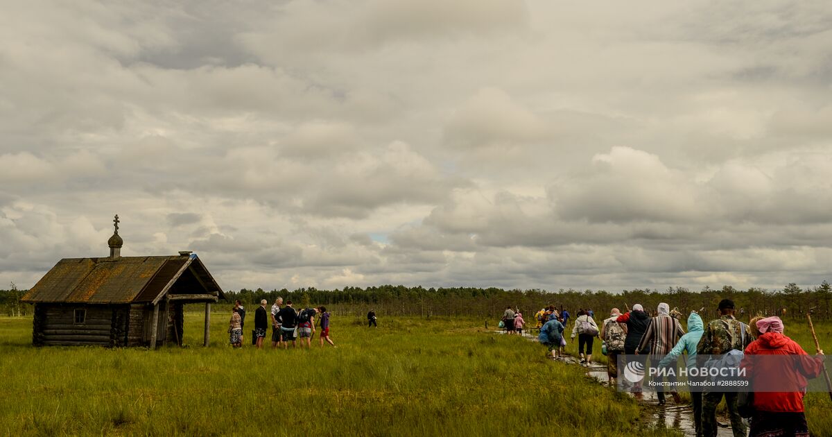 Озеро менюша новгородская область паломничество. Менюши святое озеро. Деревня менюша новгородская область. Деревня менюши новгородская область. Менюши святое озеро.