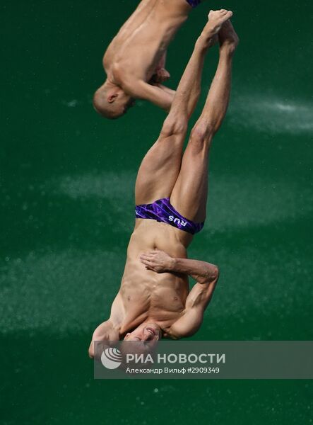 Прыгун в воду Илья Захаров