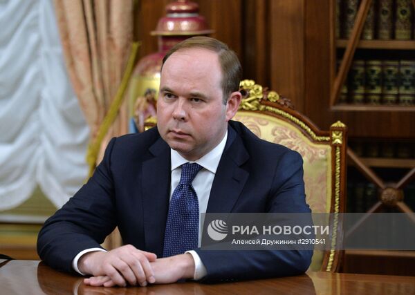 Президент РФ В. Путин встретился с С. Ивановым и А. Вайно