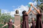 Открытие памятника Валентине Терешковой в Улан-Удэ