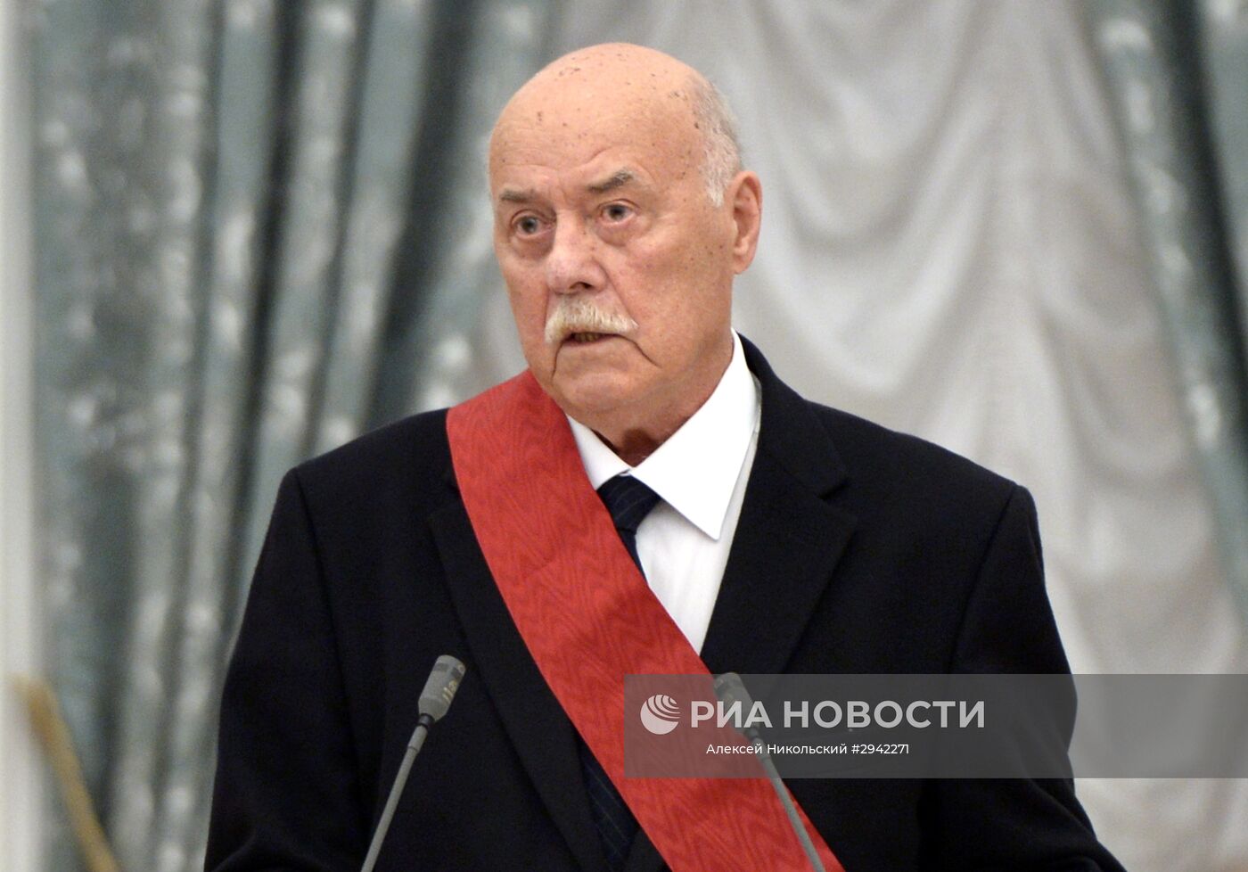 22 сентября 2016. Председатель комитета Государственной Думы РФ по культуре Станислав Говорухин на церемонии вручения в Кремле президентом РФ Владимиром Путиным государственных наград. Место: Россия, Москва. Автор: Алексей Никольский/РИА Новости. Церемония вручения государственных наград в Кремле