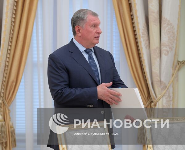 Встреча президента РФ Владимира Путина с заместителем наследного принца Саудовской Аравии Мухаммадом ибн Салманом Аль Саудом