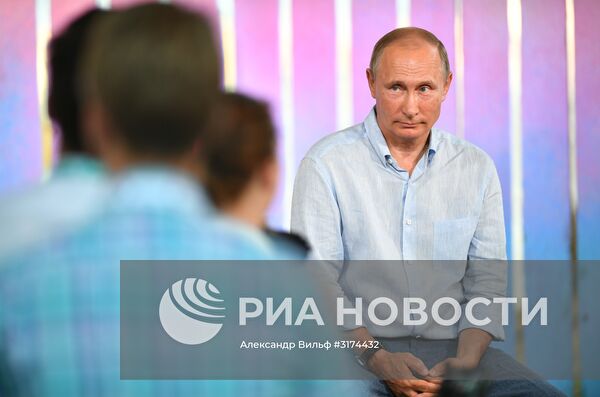 Рабочая поездка президента РФ В. Путина в Крым