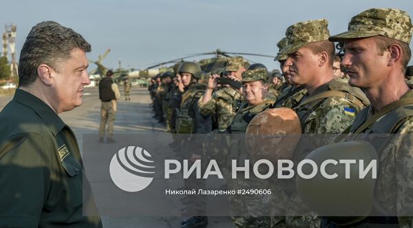 Визит Петра Порошенко в Мариуполь