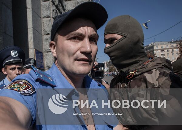 Столкновения у здания Горсовета Харькова
